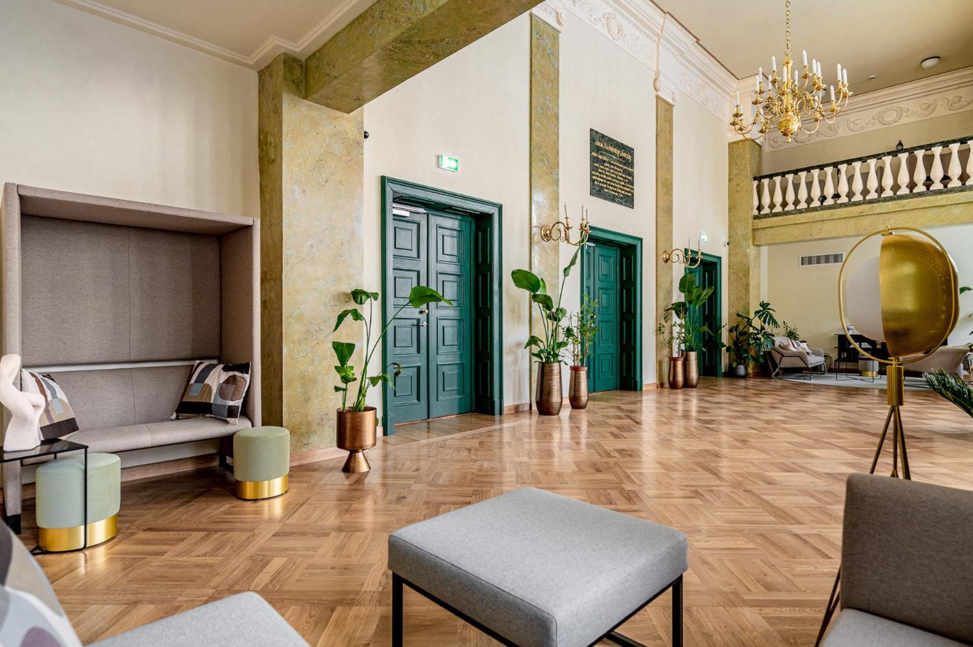Milestone Center Urban Living Hotel apartamentowy